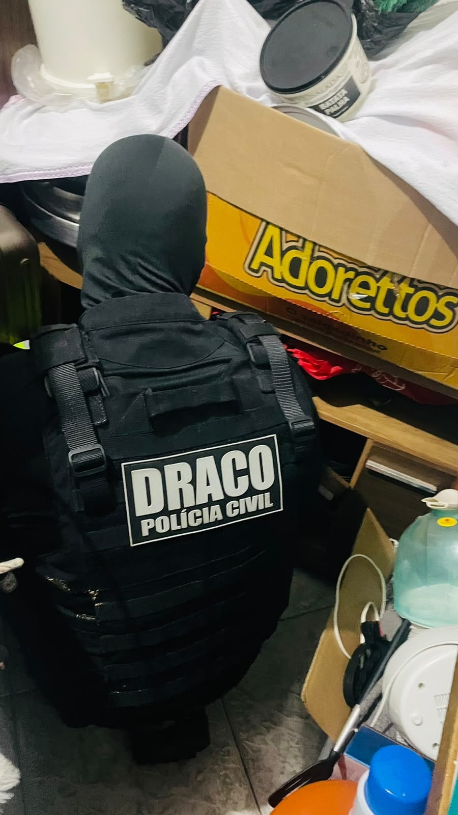 OPERAÇÃO JANUS - Polícia Civil mira núcleo de facção criminosa que utilizava cestas básicas para lavagem de dinheiro