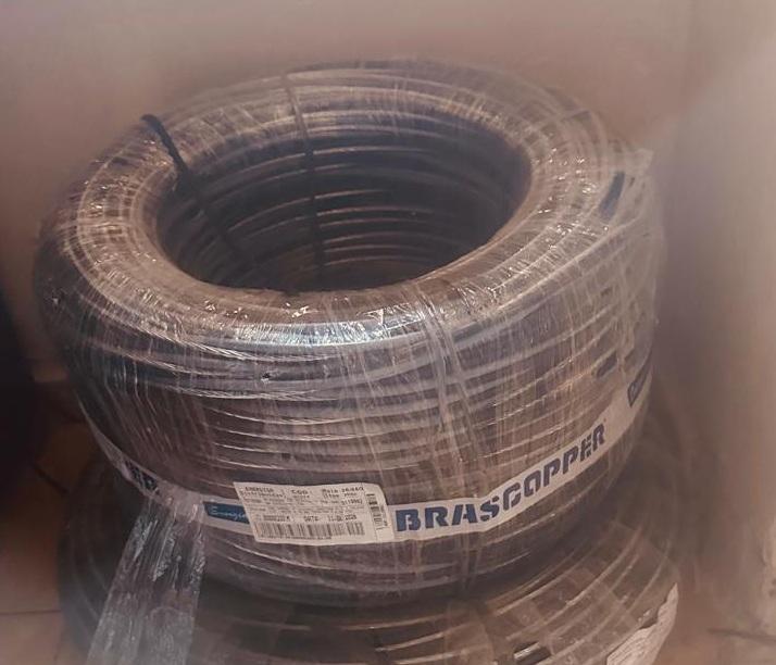 FISCALIZAÇÃO - Cavalaria da PM prende homem por porte ilegal de arma em Rondonópolis