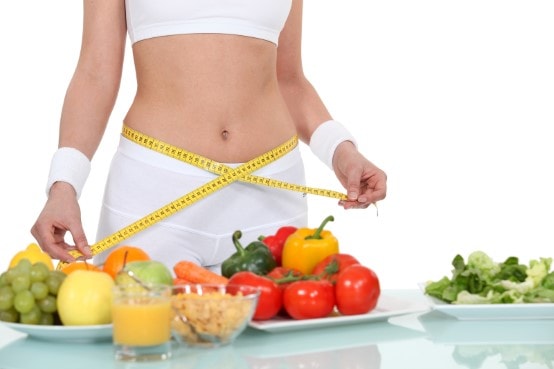 Para quem pretende perder peso, o pior dos mundos é passar os dias sentado e adotar dietas com muitos carboidratos