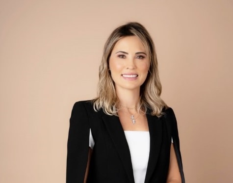 Consultora imobiliária de luxo, Ariadne Oliveira foca nas vendas de um novo e exclusivo condomínio em Cuiabá: o Lago di Vino