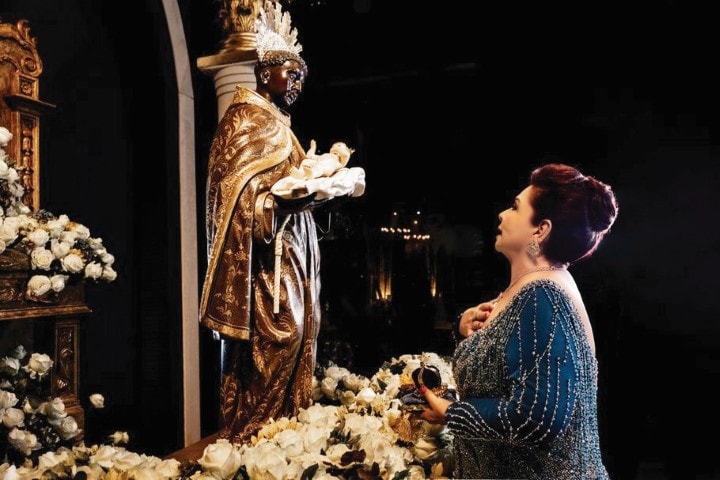 Pela segunda vez, Idê Gonçalves Guimarães é a Rainha da Festa de São Benedito, em Cuiabá