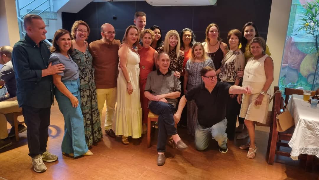 Eduardo Mahon abre seu espaço para comemorar o aniversário do Jornalista Onofre Ribeiro