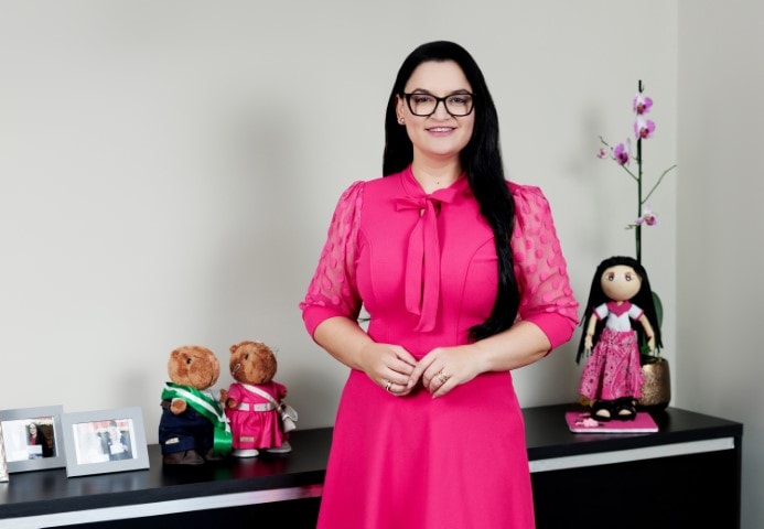 Mãe, primeira-dama e vereadora mais votada da história: Samantha Iris lidera políticas de inclusão e impacto social