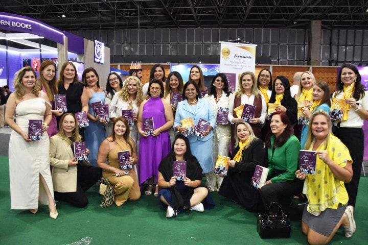 Coautoras de “Ela com Elas” participam de tarde de autógrafos na Bienal do Livro Rio 2025