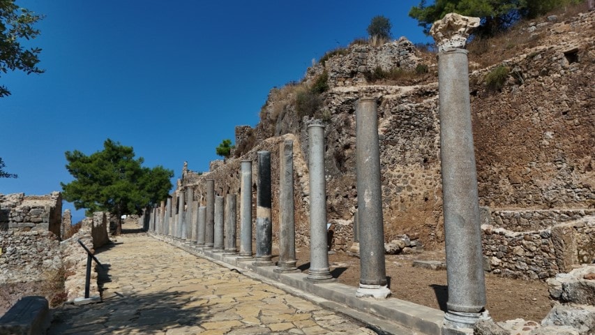 Ürkiye intensifica esforços de patrimônio cultural com sítios antigos restaurados em Antália