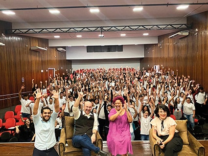 Encontro literário lota centro cultural de Tangará da Serra