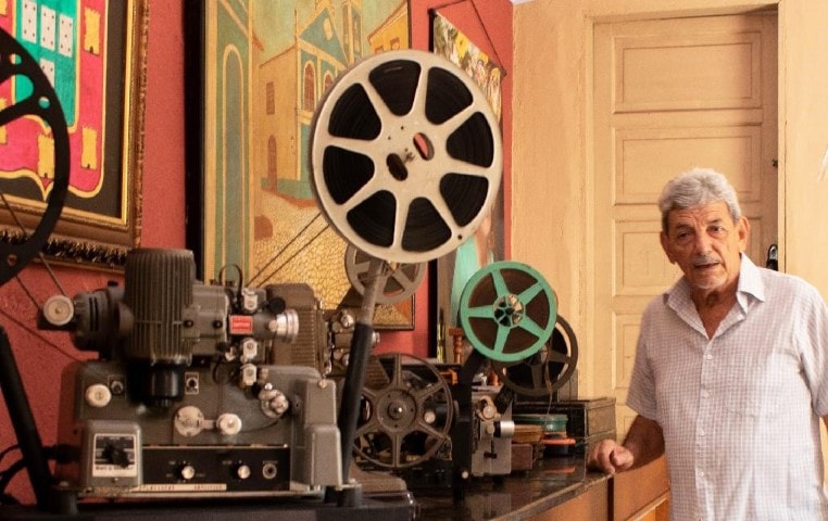 Anibal Alencastro guarda a memória dos cinemas Historiador viveu época de glória quando Cuiabá chegou a ter 50 salas de cinema espalhadas pelos bairros