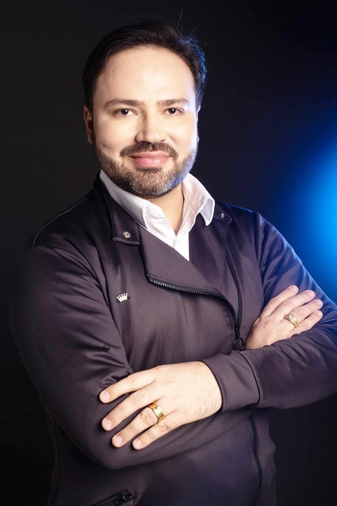 Dr. Valdinei Cabreiras Pininga – Odontologia e Estética Orofacial