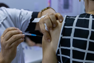 Cuiabá aplica mais de meio milhão de doses de vacinas e registra aumento de 11%
