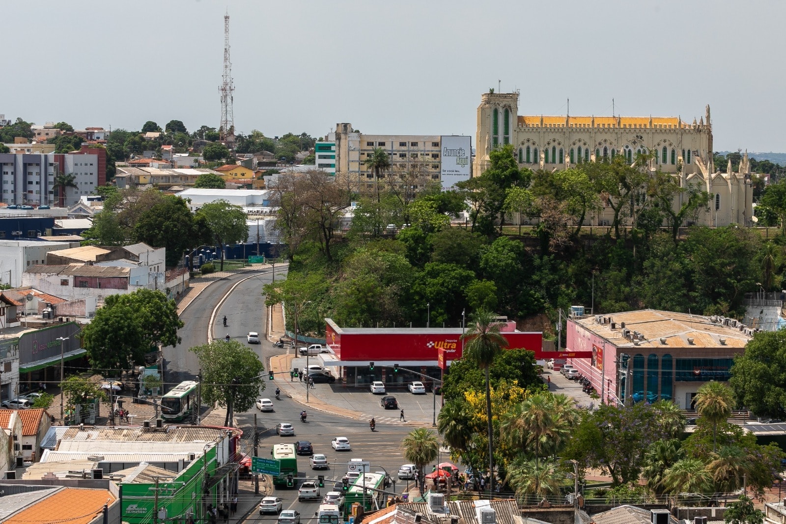 FERIADO PROLONGADO - Ponto facultativo e Finados: confira o que funciona na Prefeitura de Cuiabá